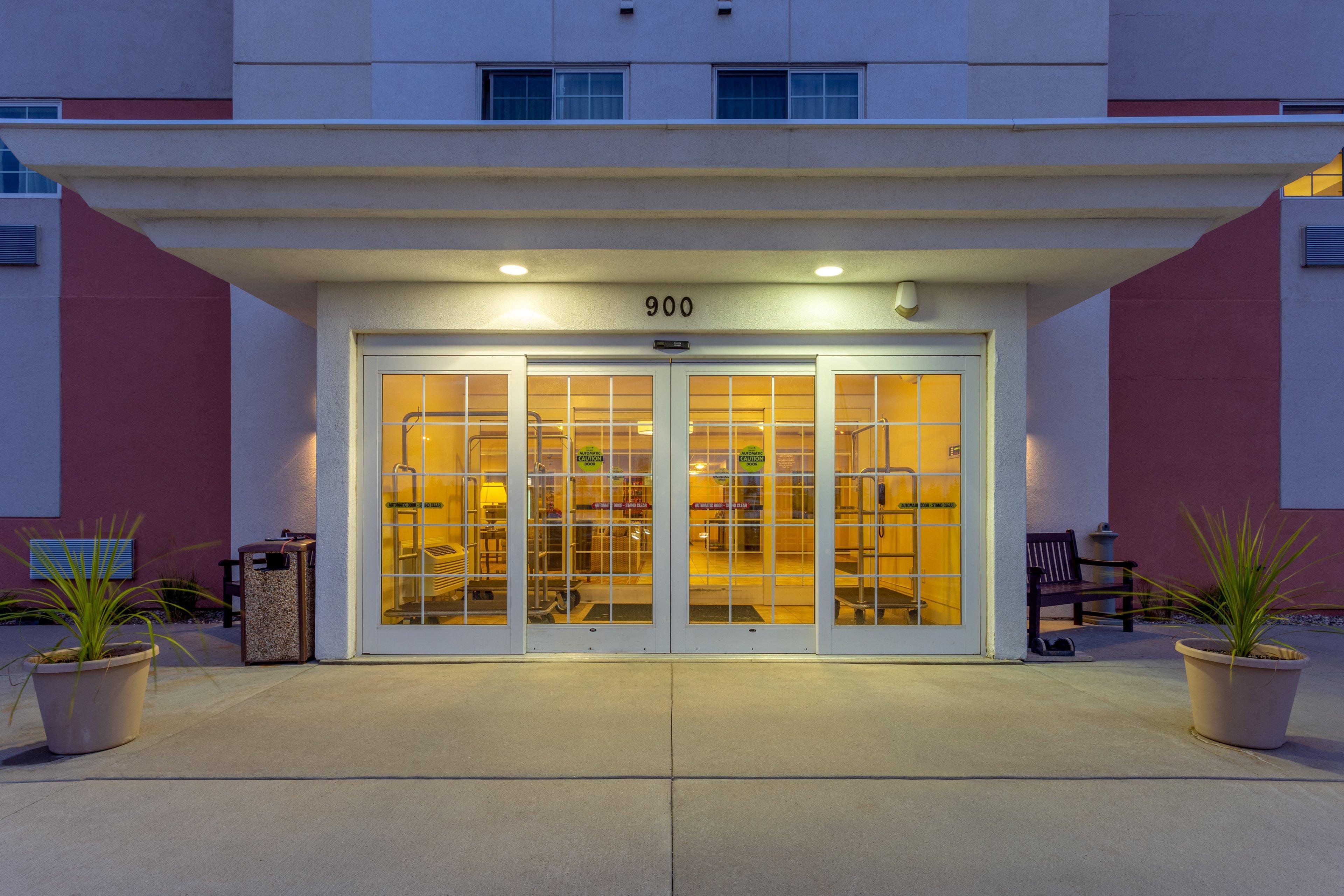Candlewood Suites Minot By Ihg Esterno foto