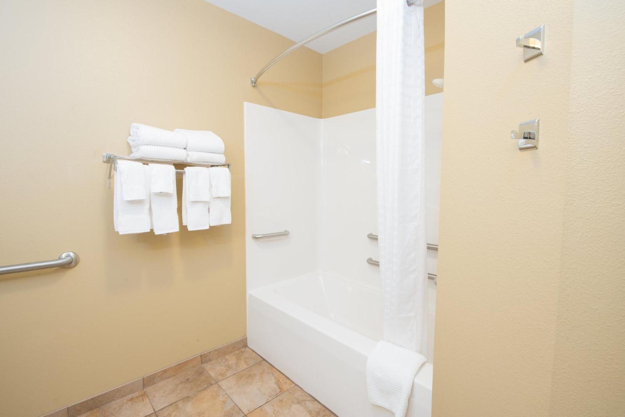 Candlewood Suites Minot By Ihg Esterno foto