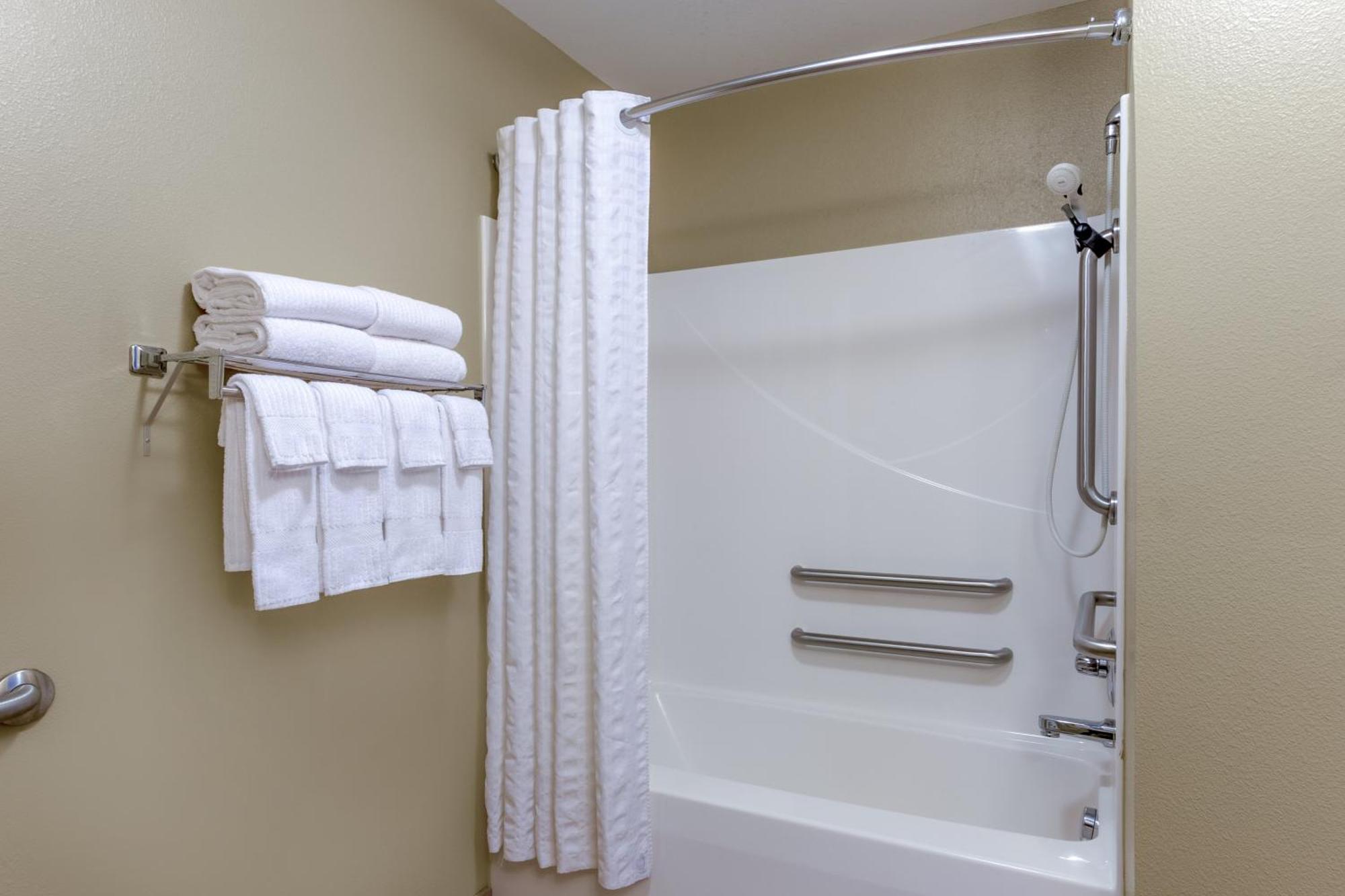 Candlewood Suites Minot By Ihg Esterno foto
